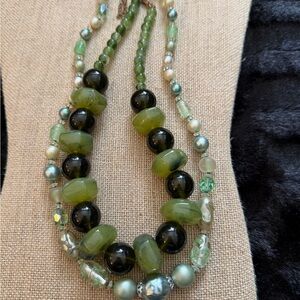 2 Elegant Green Beaded Necklace Set